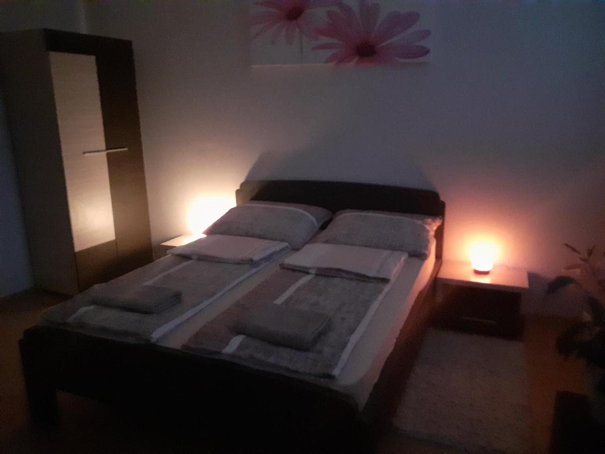 Tukan Apartman ไฮจ์ดุสโซบอสโล ภายนอก รูปภาพ